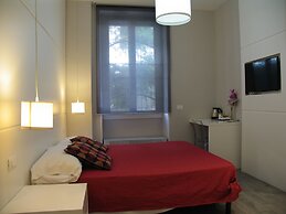 Dea Roma Inn