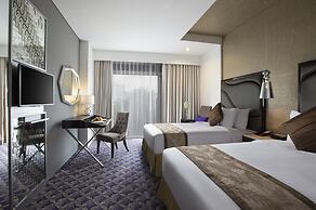 Nemuru Grand Bellevue Radio Dalam