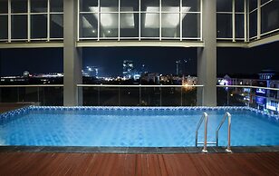 Nemuru Grand Bellevue Radio Dalam