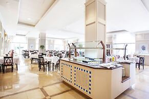 Grupotel Macarella Suites & Spa