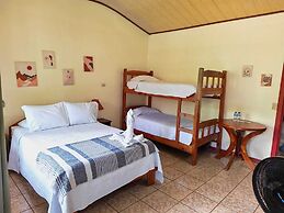 Cabinas El Pueblo - Hostel