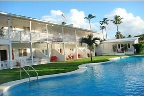 Las Cayenas Beach Hotel
