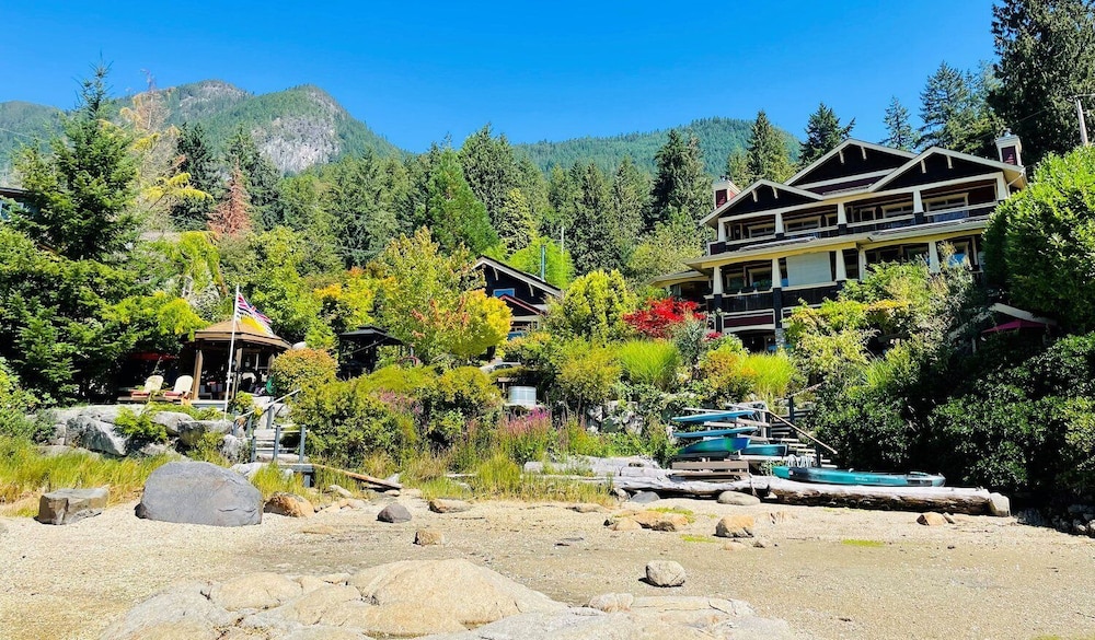 The Tuwanek Hotel and Spa