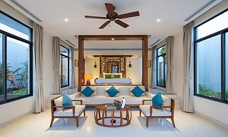 Cam Ranh Riviera Beach Resort & Spa