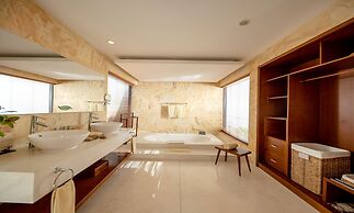 Cam Ranh Riviera Beach Resort & Spa