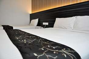 Signature Hotel