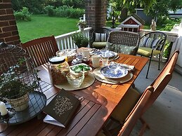 The Captain's House B&B