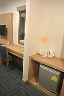 S Tara Grand Hotel
