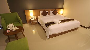 S Tara Grand Hotel