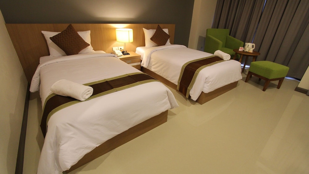 S Tara Grand Hotel