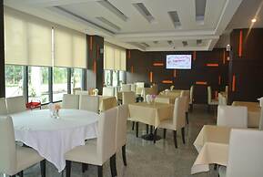 S Tara Grand Hotel