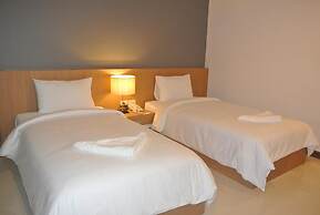 S Tara Grand Hotel