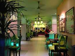 Momento Resort