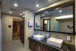 Platinum Grand