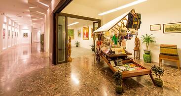 Rose Garden Hotel