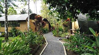 Lirio Lodge