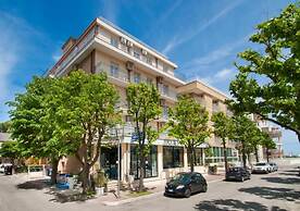 Hotel Holiday