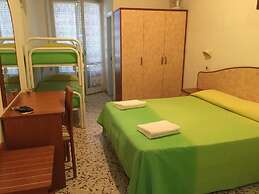Hotel Holiday