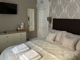 Glenora Guest House
