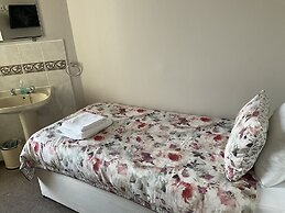 Glenora Guest House