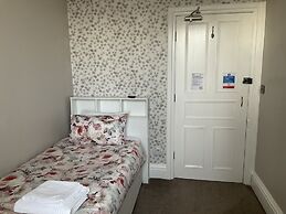 Glenora Guest House