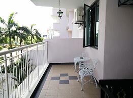 Indah Alam Vacation Home