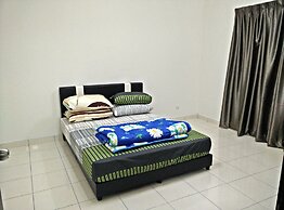Indah Alam Vacation Home
