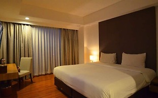 Arch Hotel
