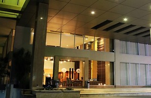 Arch Hotel