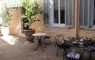 Chanteclair Hotel