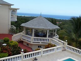 The Royal Kensington Villa