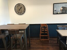 Days Inn & Suites by Wyndham Lindsay