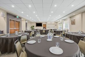 Days Inn & Suites by Wyndham Lindsay