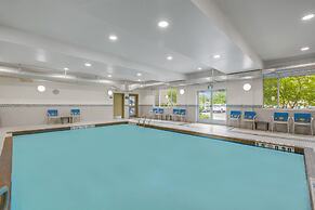 Days Inn & Suites by Wyndham Lindsay