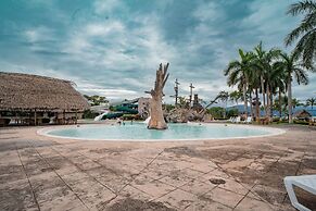 Amatique Bay Hotel