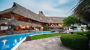 Amatique Bay Hotel