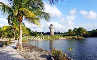Amatique Bay Hotel