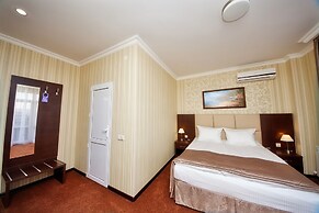 Favorit Hotel