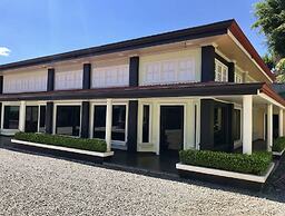 Prado Inn & Suites