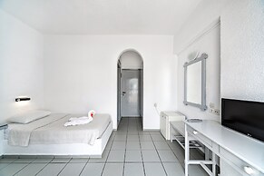 Iro Hotel