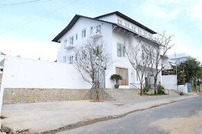 Lu Tan Residence