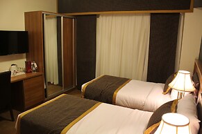 GOLDEN TULIP AL SHAKREEN