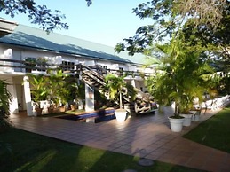 Summerland Suites