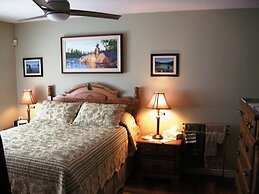 Tucked Inn the Harbour Bed & Breakfast