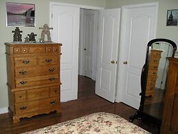 Tucked Inn the Harbour Bed & Breakfast