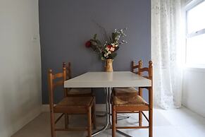 Black Rooster Guesthouse