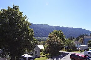 Black Rooster Guesthouse