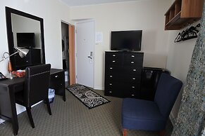 Black Rooster Guesthouse