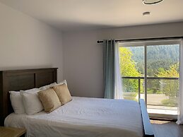 Black Rooster Guesthouse