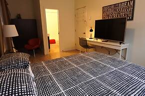 Black Rooster Guesthouse